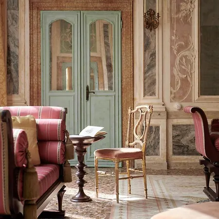 Apartment Imperiale Piano Nobile Venice